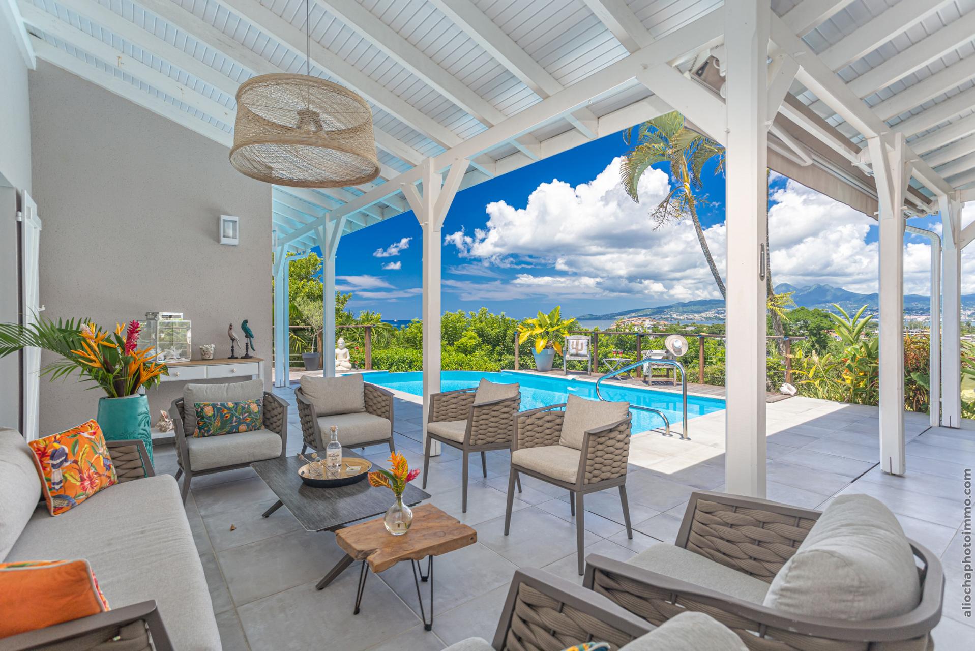 Location villa martinique - Salon extérieur vue mer